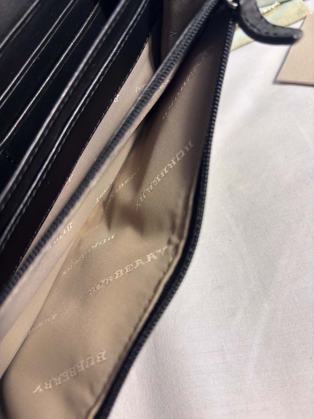 Beautiful Burberry Wallet - Picture 12 of 15